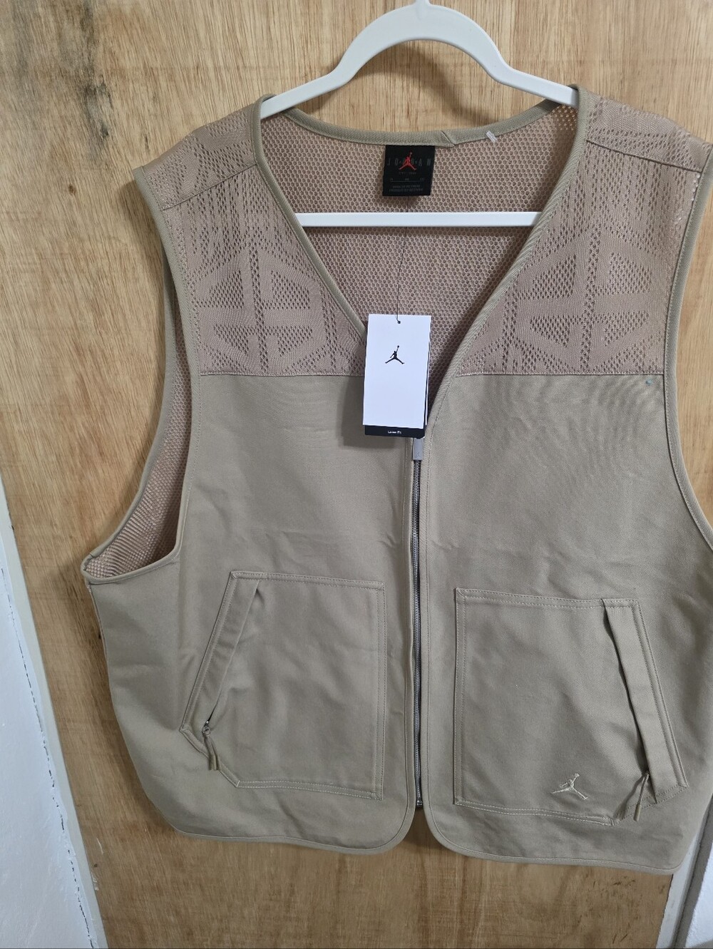 NEW Men's Nike Jordan Essentials Beige Mesh Utility Vest HF9327-257